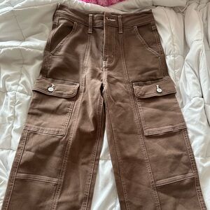 NWOT brown wide leg cargo jeans!